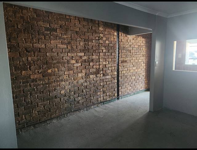 172M² WAREHOUSE TO LET IN WADEVILLE